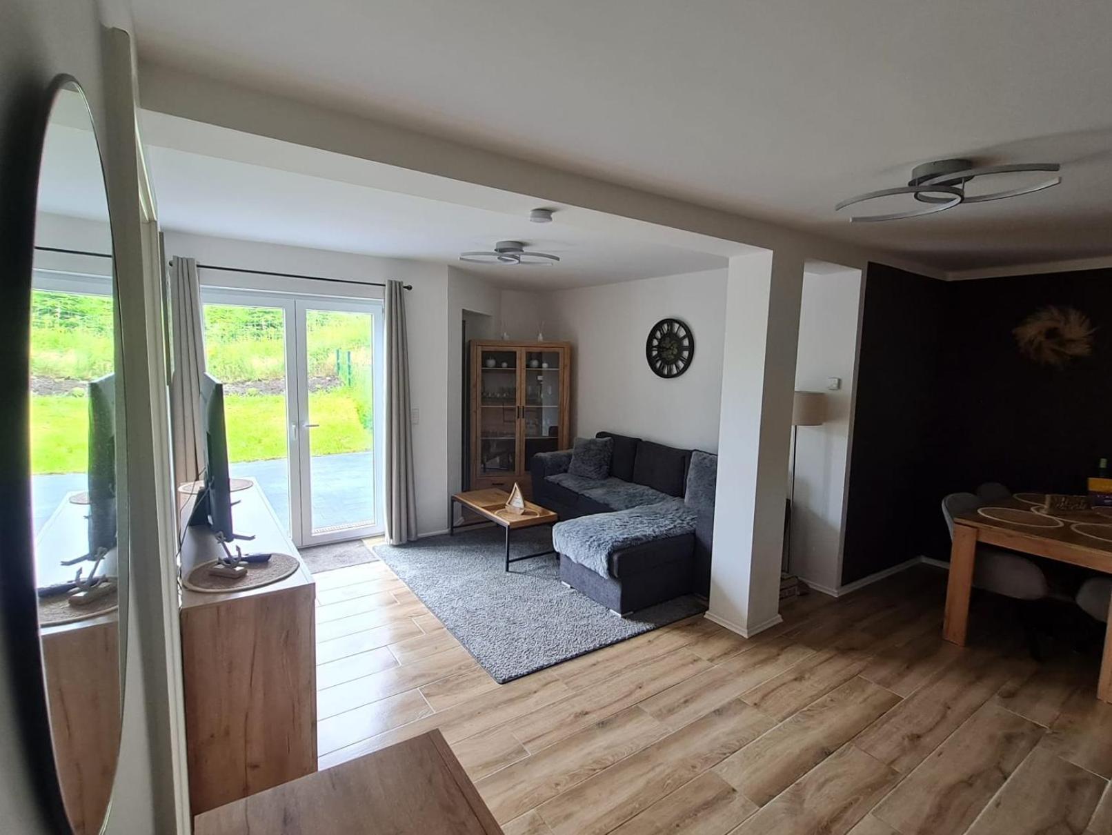 Greenhouse Living Apartment Nivis Mit Garten - 4 Minuten Nach Winterberg - Wandern, Mountainbike Fahren - Natur Geniessen Medebach Værelse billede